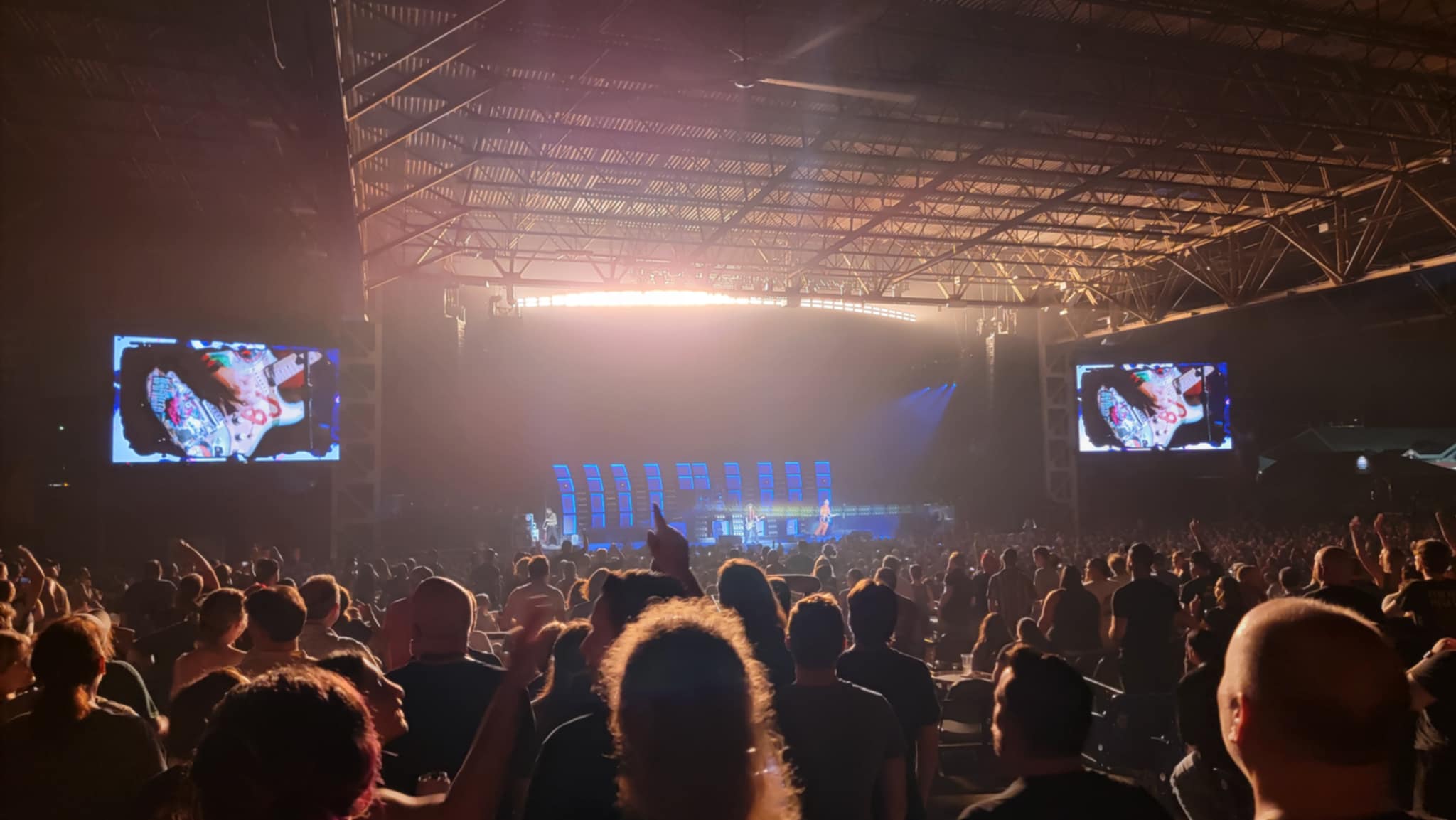 GreenDay2024-08-15HollywoodAmphitheatreMarylandHeightsMO (2).jfif